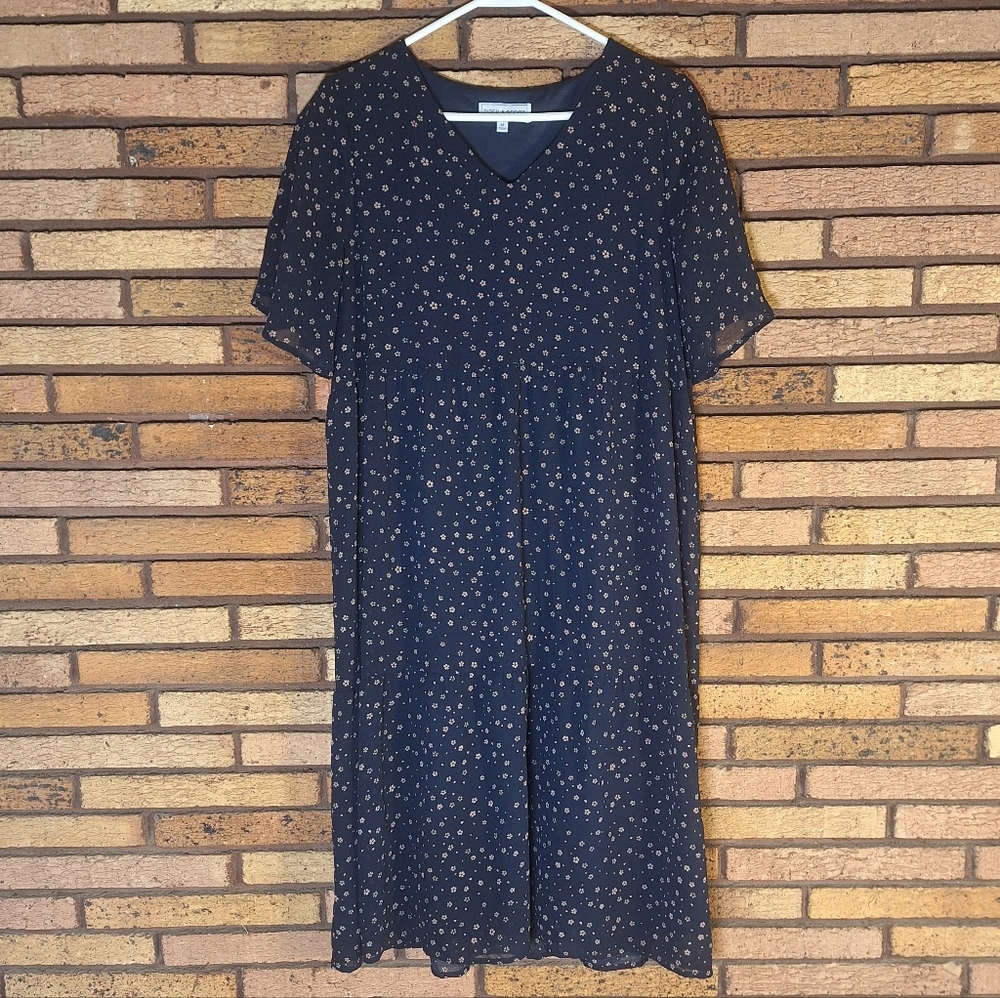 Piper & Scoot Medium Navy Floral Dress